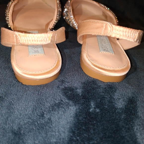 Blue by Betsey Johnson Women's Sb-Molly Pointed Toe Flat - Picture 9 of 11